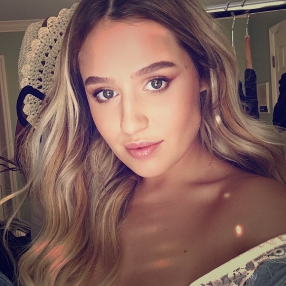 Meet your Posher, Meg - Picture 1 of 1